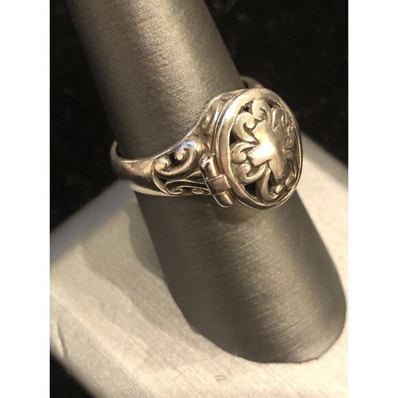 Sterling Silver Cross Gothic
 Poison Ring Hinged Sz 8 925 - Picture 3 of 8